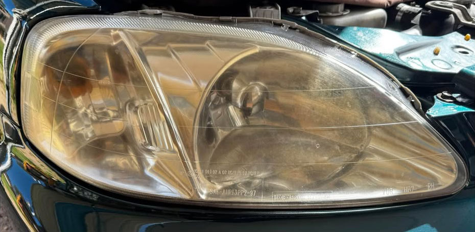 Headlight Restoration Before Photo 3