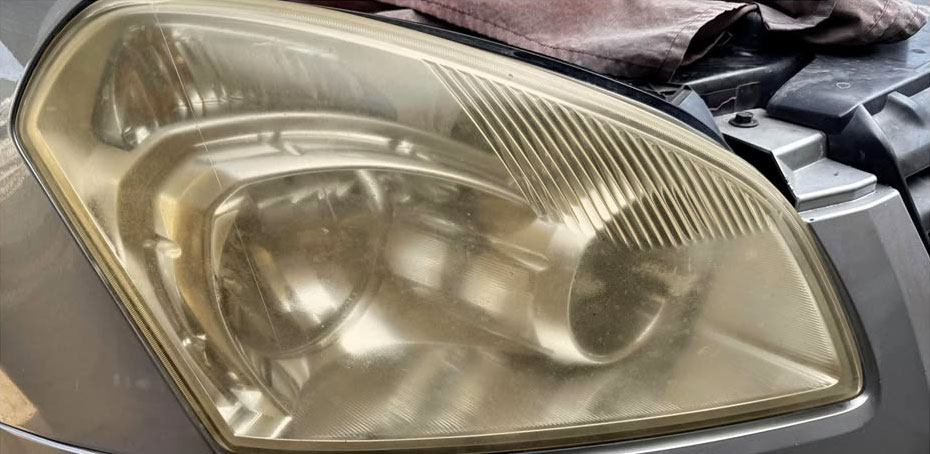 Headlight Restoration Before Photo 7